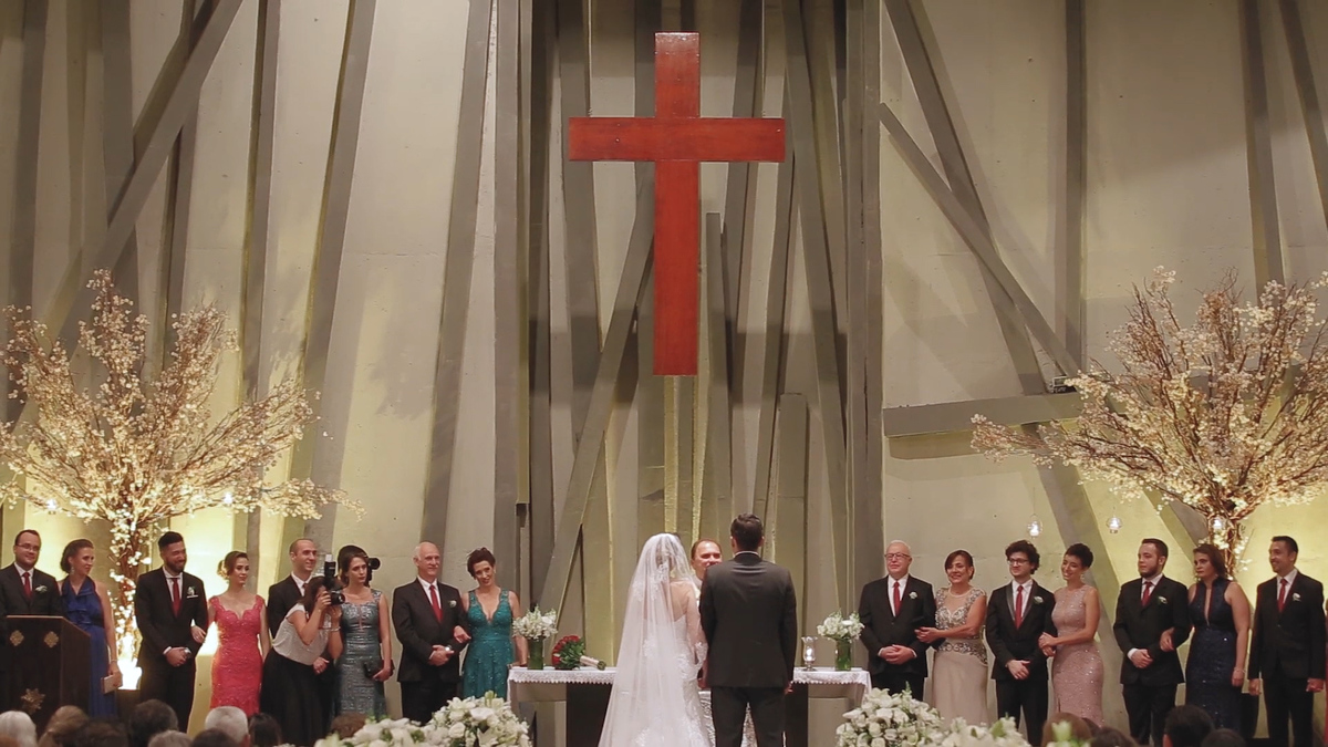 FOTOGRAFIA DE CASAMENTO CERIMÔNIA RELIGIOSA IGREJA CRUZ TORTA POR HRT FILMES