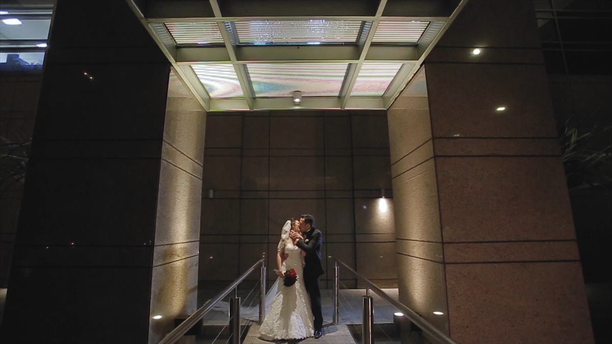 FOTOGRAFIA DE ENSAIO DE CASAL NOTURNO HOTEL HYATT SÃO PAULO POR HRT FILMES