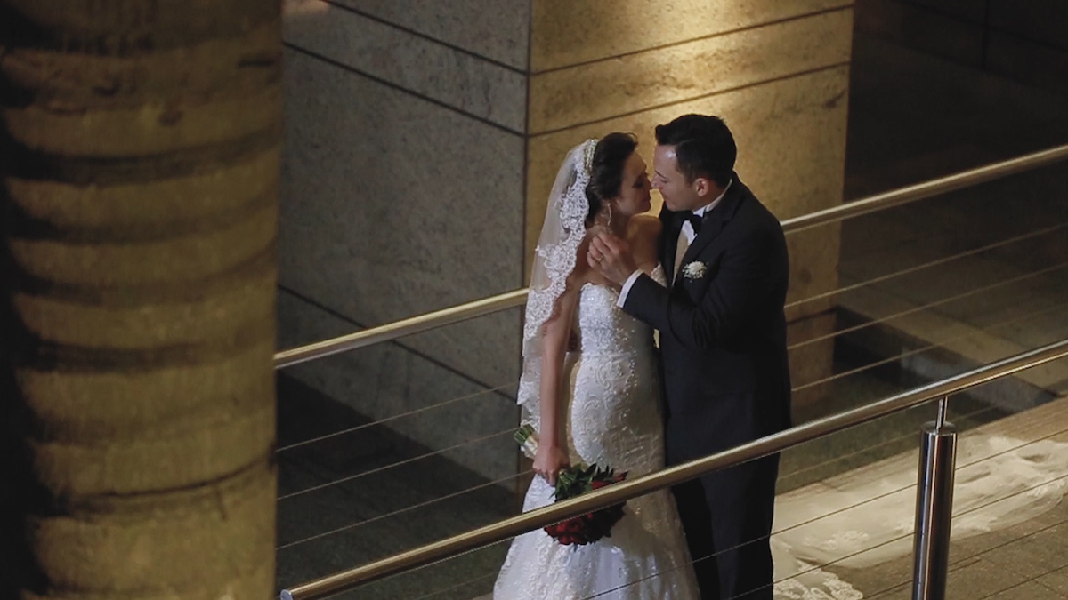 FOTOGRAFIA DE ENSAIO DE CASAL NOTURNO HOTEL HYATT SÃO PAULO POR HRT FILMES