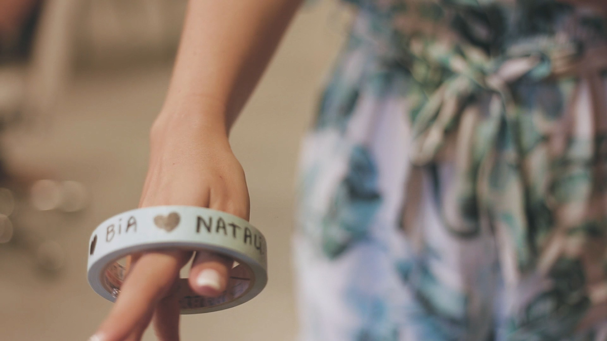 FOTOGRAFIA DE CASAMENTO DETALHE DO VESTIDO DA NOIVA NO HOTEL VILLA D'ANGELO EM ITATIBA SÃO PAULO POR HRT FILMES