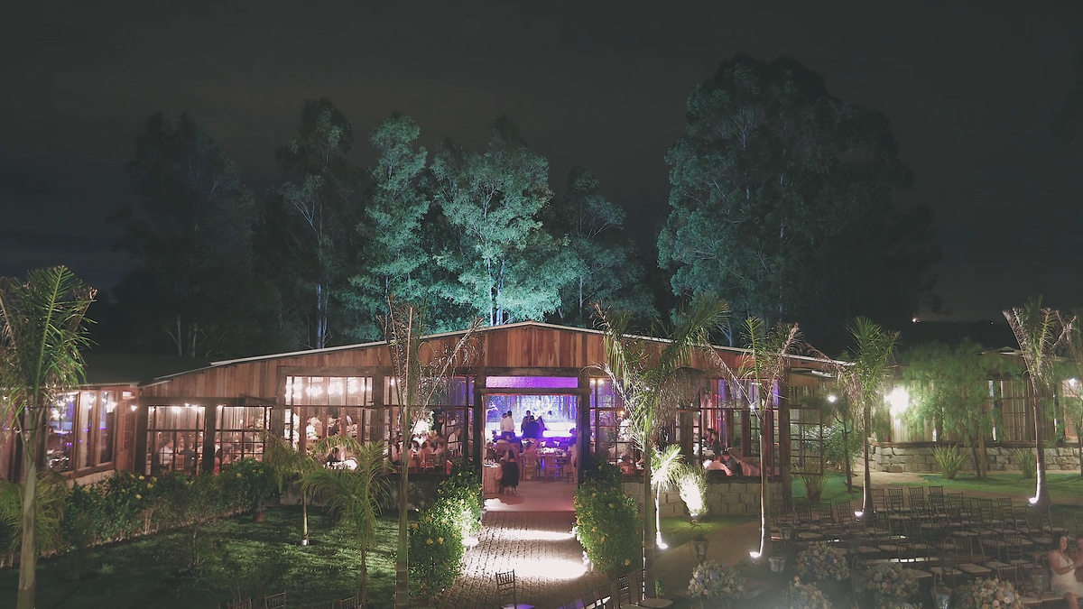 FOTOGRAFIA NOTURNA DO SALÃO DE FESTAS DO HOTEL VILLA D'ANGELO EM ITATIBA SÃO PAULO POR HRT FILMES