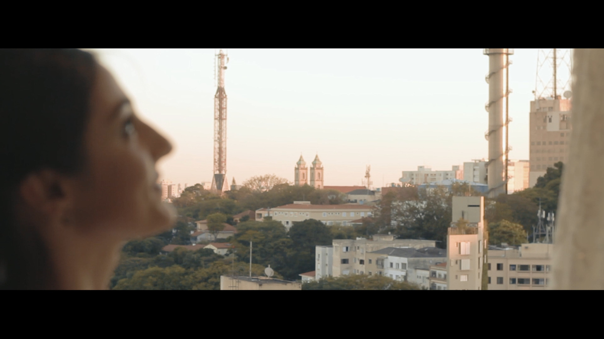 IMAGEM DA NOIVA NO MAKING-CASA ITAIM-CASAMENTO MAYRA E RICARDO-FEITO POR HRT FILMES