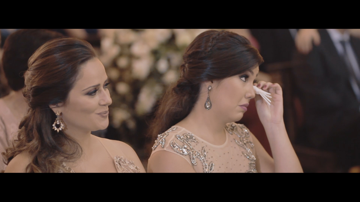 IMAGEM CONVIDADOS CHORANDO NA CERIMÔNIA CASAMENTO MAYRA E RICARDO-FEITO POR HRT FILMES