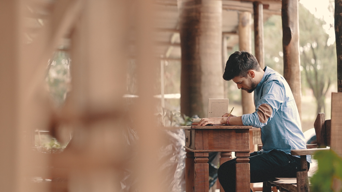 VÍDEO DE CASAMENTO MARLU E DIOGO IMAGEM  DO NOIVO NO ESPAÇO DO CASAMENTO PARANÁ BRASIL POR HRT  FILMES
