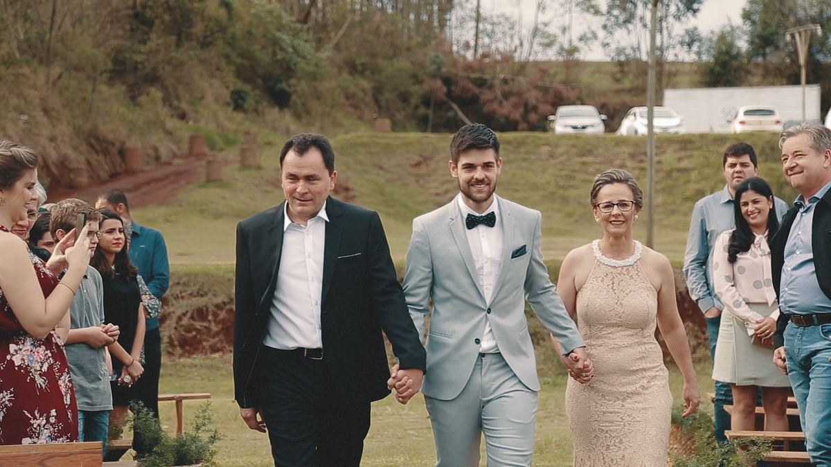 VÍDEO DE CASAMENTO MARLU E DIOGO IMAGEM NOIVO ENTRANDO NA CERIMONIA PARANÁ BRASIL POR HRT  FILMES