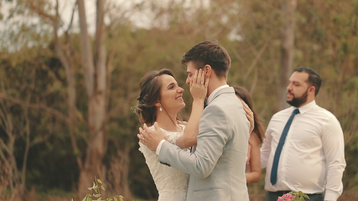 VÍDEO DE CASAMENTO MARLU E DIOGO IMAGEM BEIJO DOS NOIVOS PARANÁ BRASIL POR HRT  FILMES