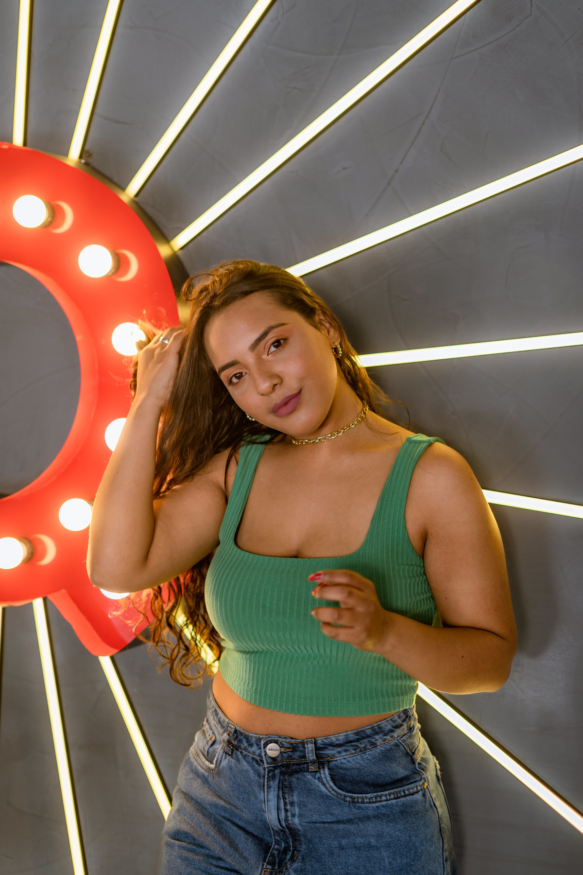 ensaio feminino interno em cafeteria em tramandaí rio grande do sul com julia motti fotografia