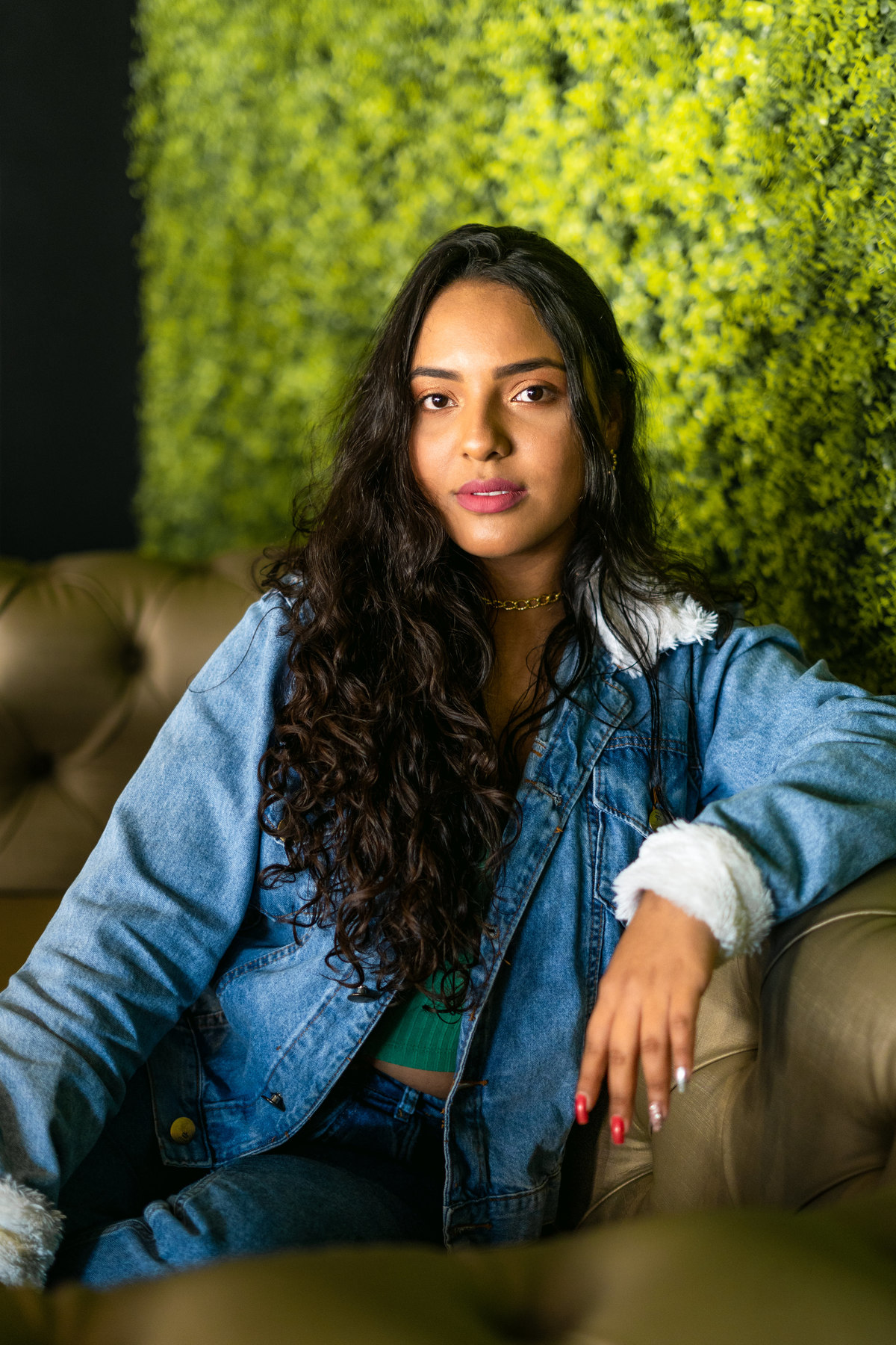ensaio feminino interno em cafeteria em tramandaí rio grande do sul com julia motti fotografia