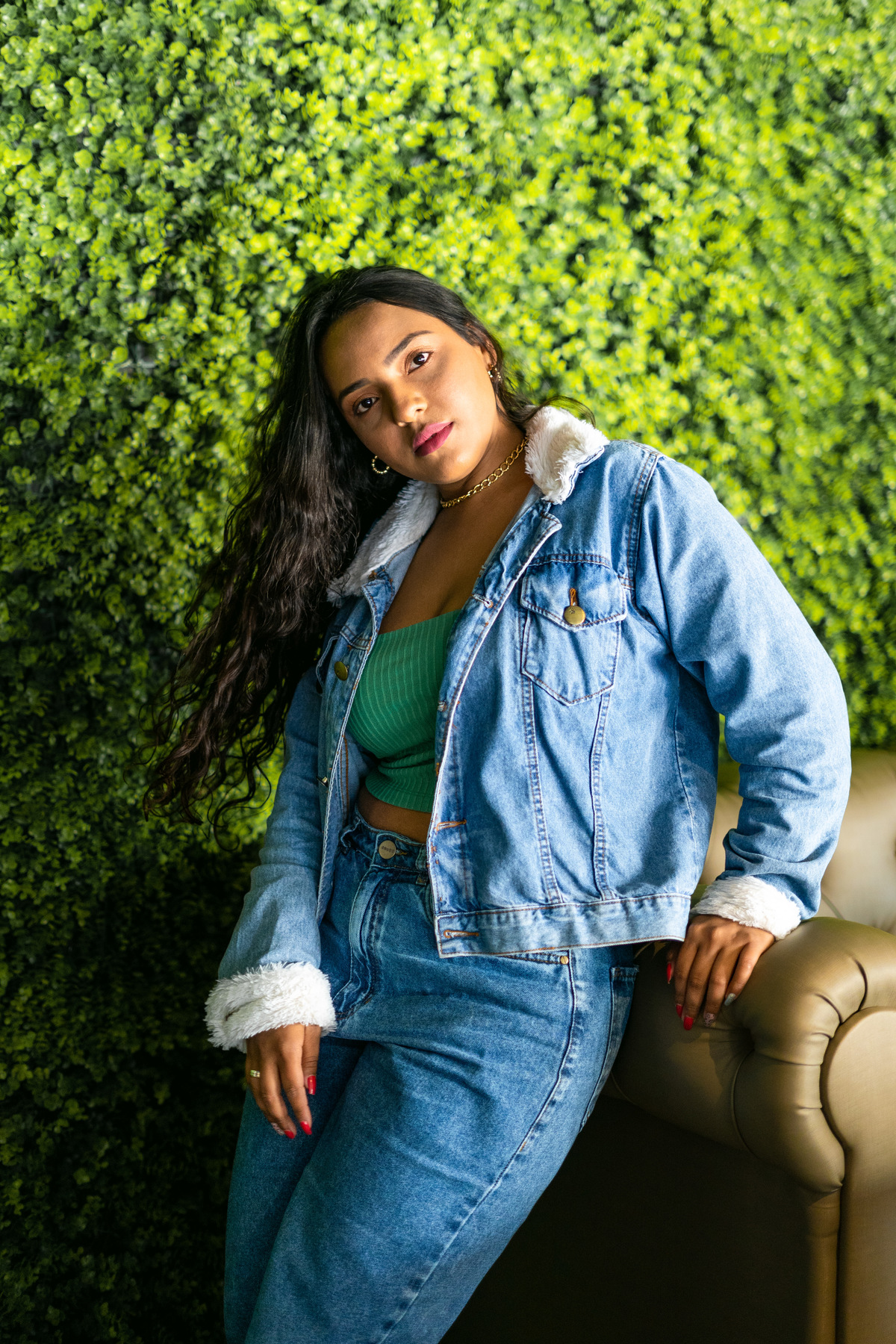 ensaio feminino interno em cafeteria em tramandaí rio grande do sul com julia motti fotografia