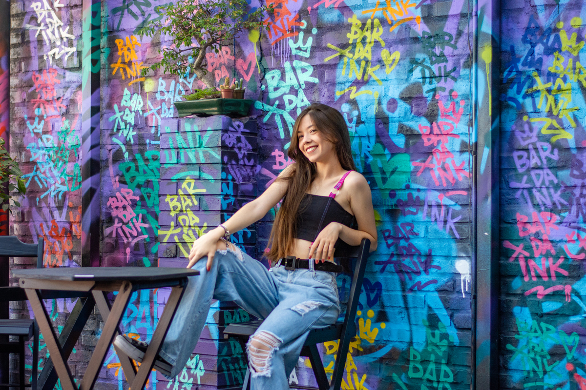 ensaio feminino interno na Ink Fusion Tattoo Bar, em Imbé-RS, fotógrafa Julia Motti Fotografia, 