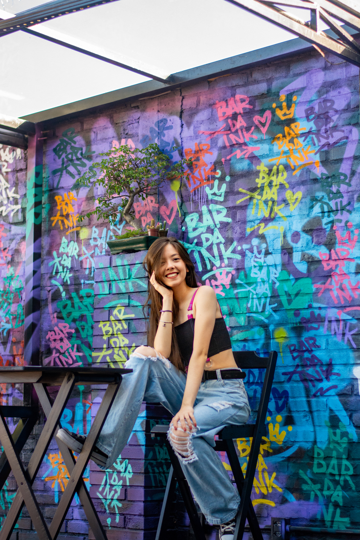 ensaio feminino interno na Ink Fusion Tattoo Bar, em Imbé-RS, fotógrafa Julia Motti Fotografia, 