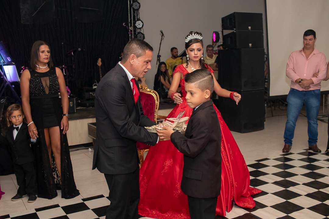 decoração de 15 anos em alta floresta a bela e a fera