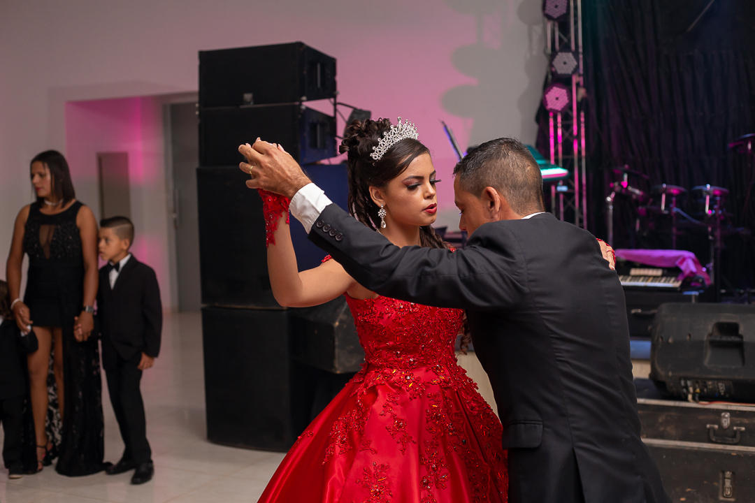 decoração de 15 anos em alta floresta a bela e a fera