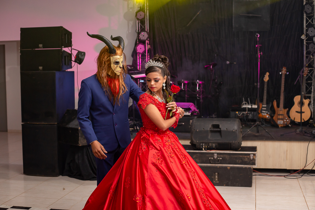 decoração de 15 anos em alta floresta a bela e a fera