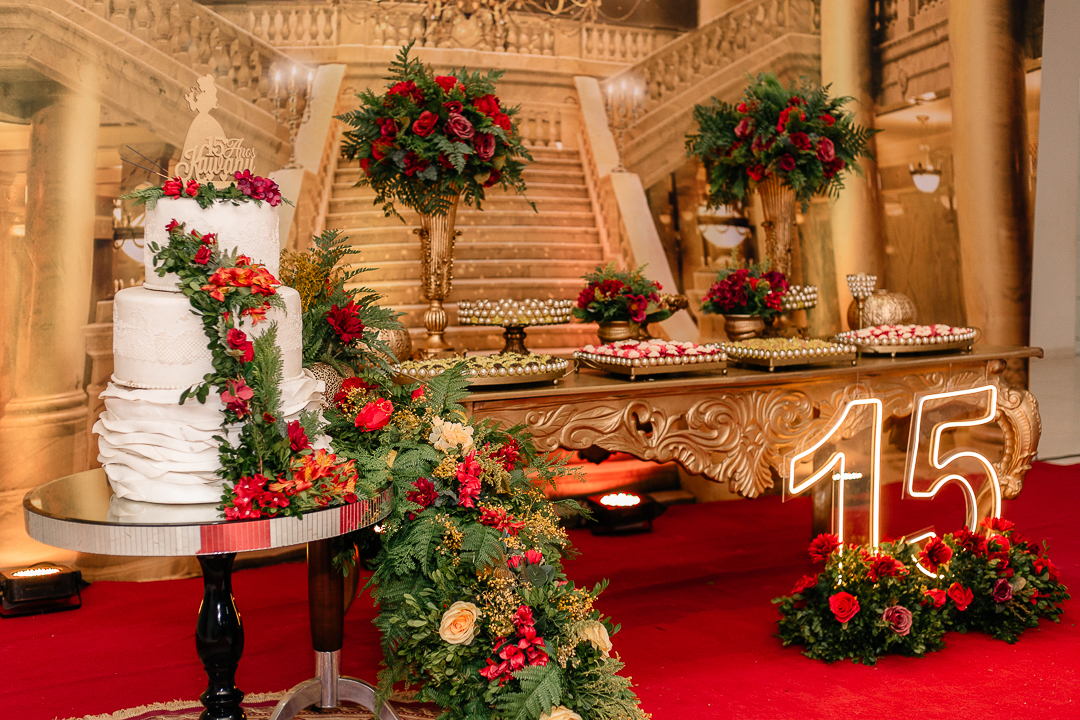 decoração de 15 anos em alta floresta a bela e a fera