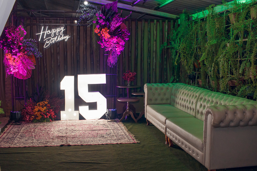 Festa e decoração de aniversario de 15 anos em Alta Floresta