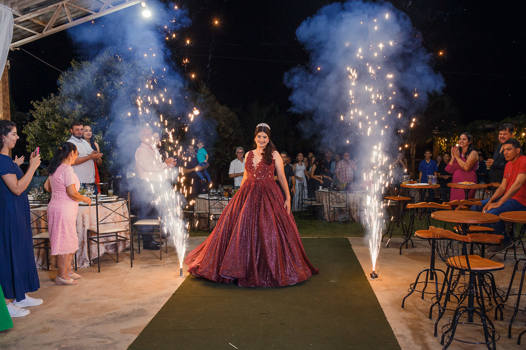 Festa e decoração de aniversario de 15 anos em Alta Floresta