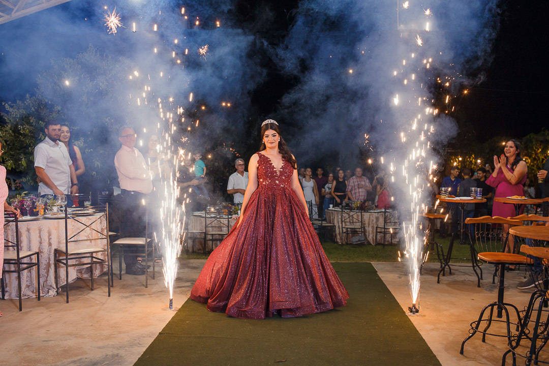 Festa e decoração de aniversario de 15 anos em Alta Floresta