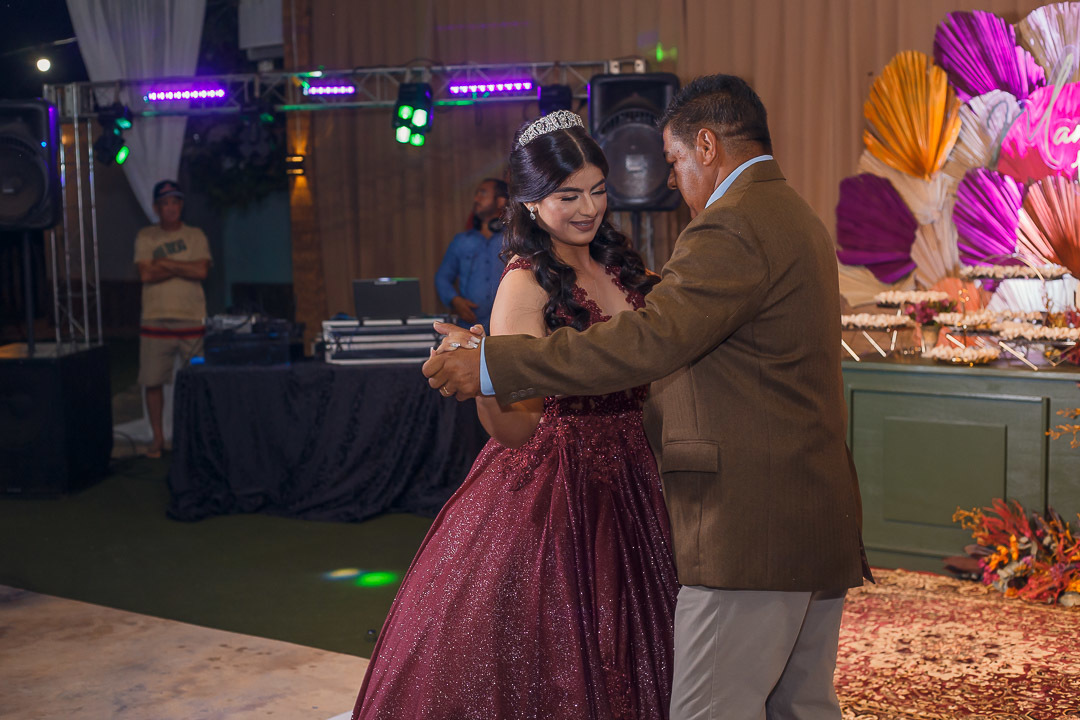 Festa e decoração de aniversario de 15 anos em Alta Floresta