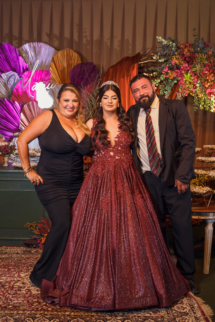 Festa e decoração de aniversario de 15 anos em Alta Floresta