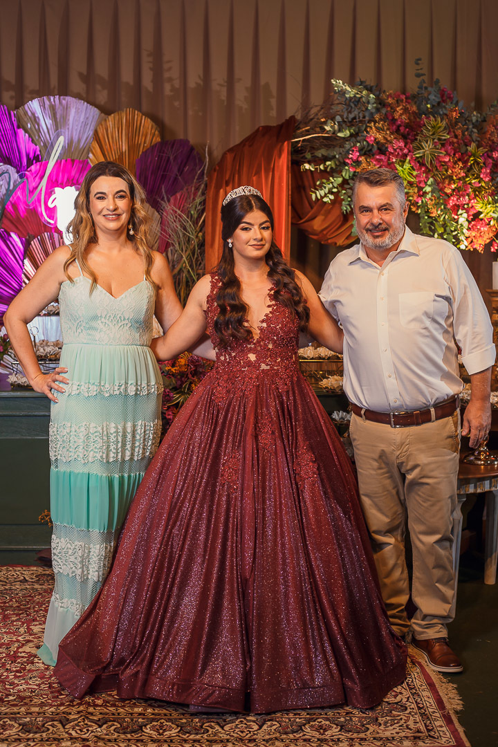 Festa e decoração de aniversario de 15 anos em Alta Floresta