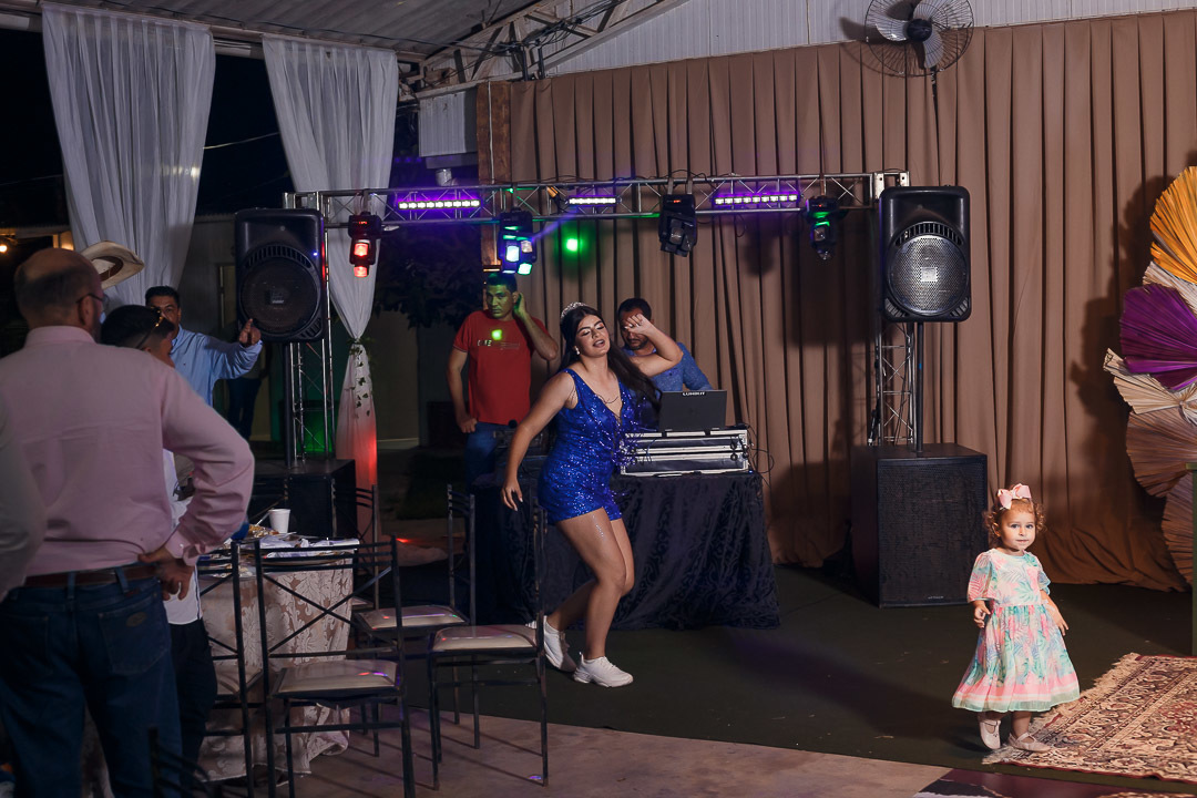 Festa e decoração de aniversario de 15 anos em Alta Floresta