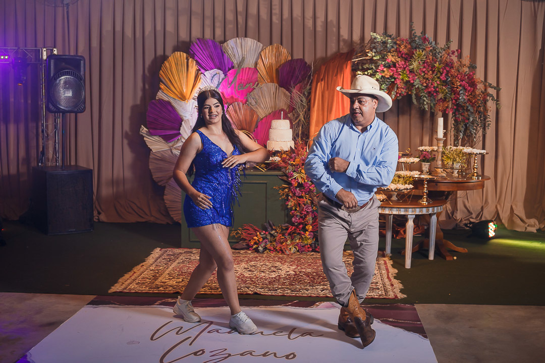 Festa e decoração de aniversario de 15 anos em Alta Floresta