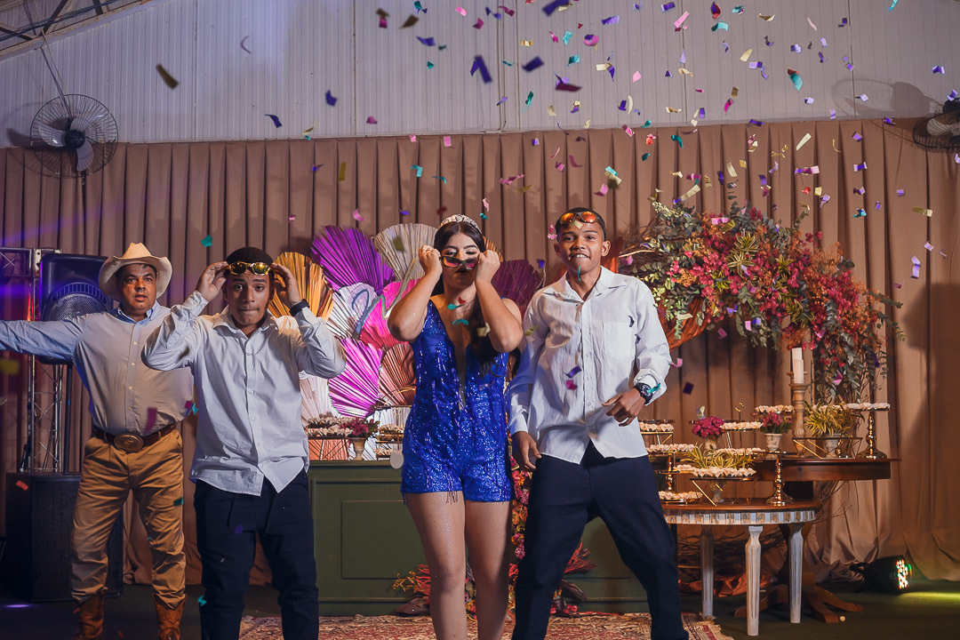 Festa e decoração de aniversario de 15 anos em Alta Floresta