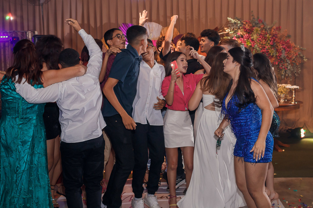 Festa e decoração de aniversario de 15 anos em Alta Floresta