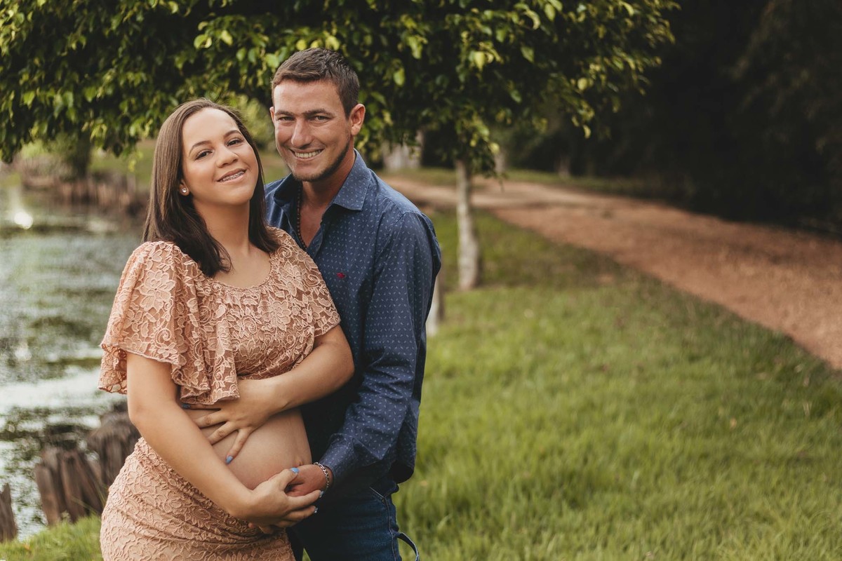 Ensaio gestante no por do sol em Alta Floresta