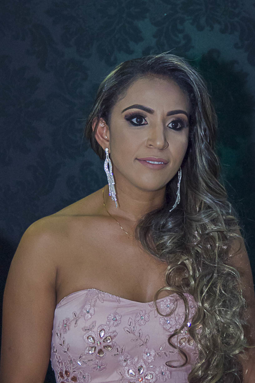 ANGELA ALMEIDA MAE DA DEBUTANTE