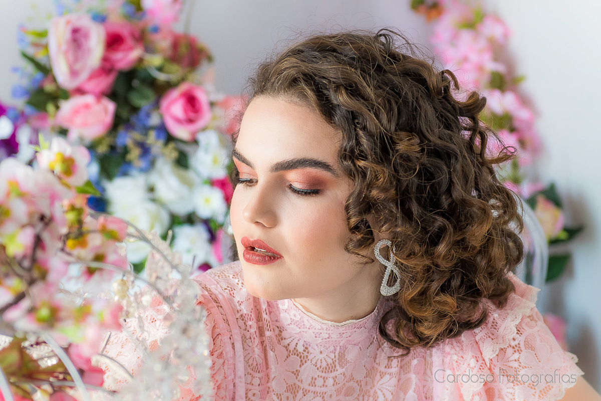 cabeleireira especialista em cachos e crespos em indaial