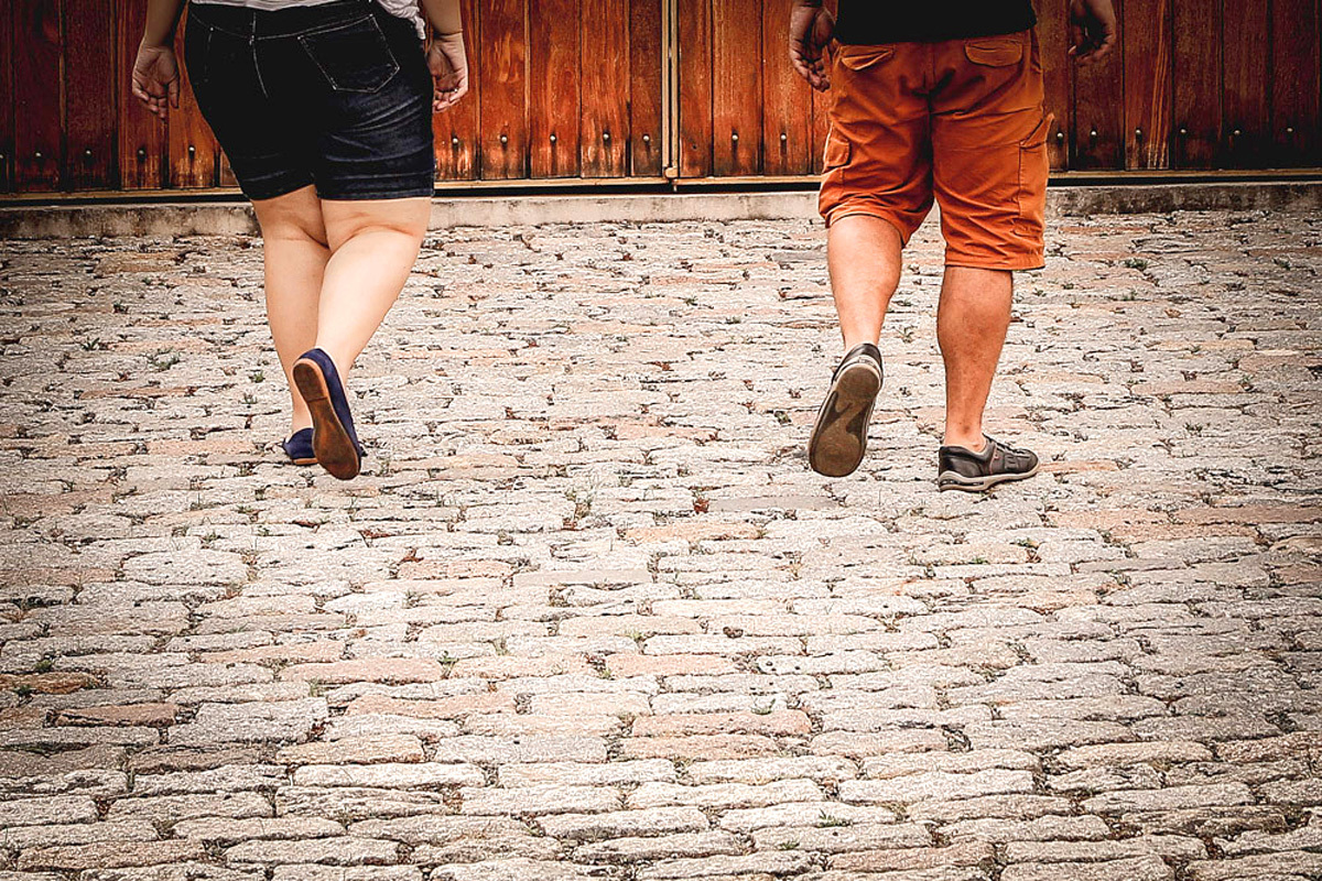 casal andando em sao carlos sp