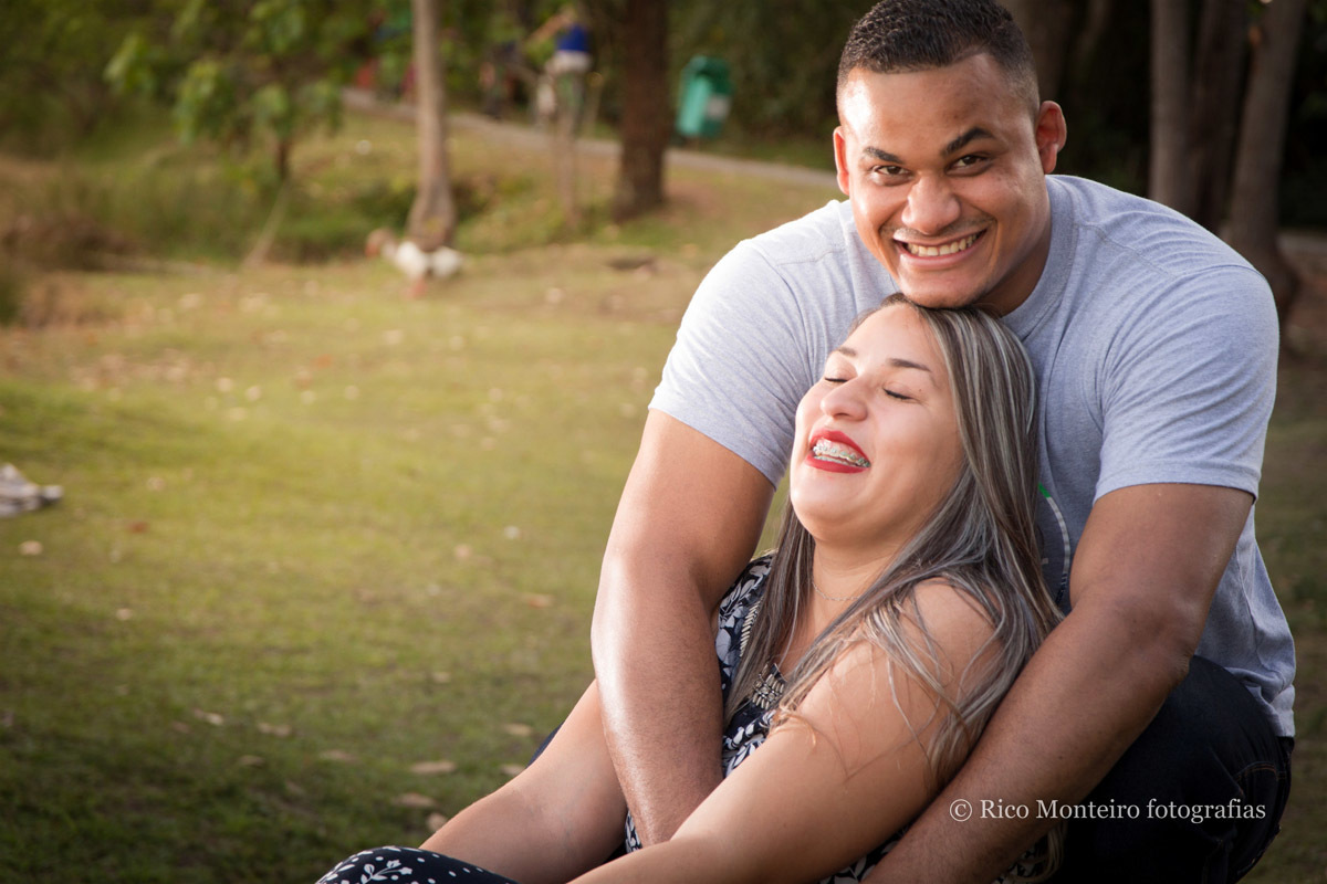foto noivos sorrindo