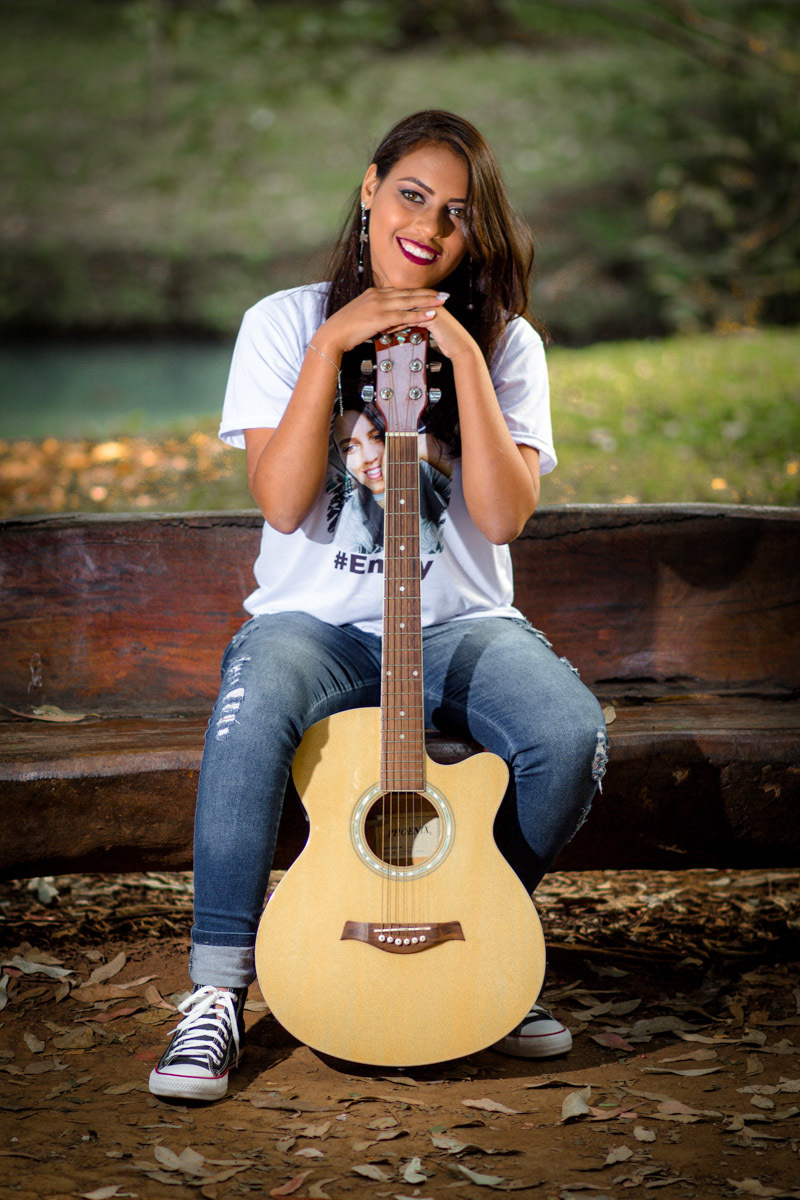 dica para fotografar modelo com violão no ensaio