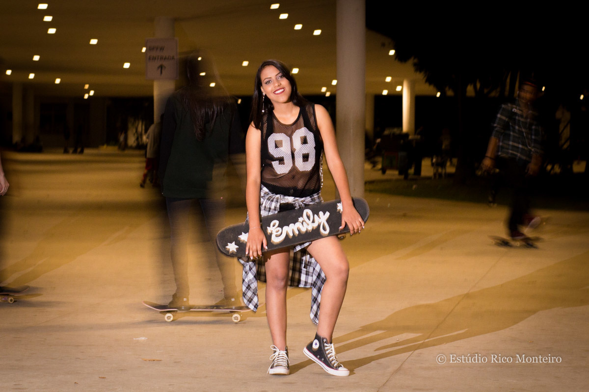 fotografiaem baixa velocidade no ensaio feminino debutante