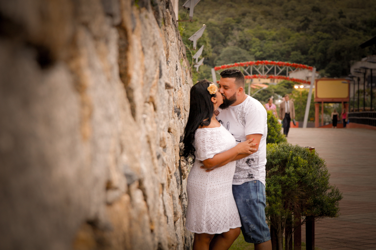 casal em ensaio pre wedding em Guararema