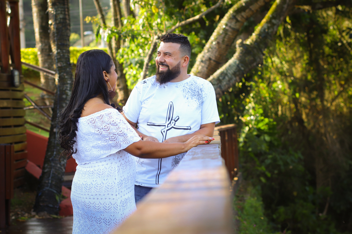 casal no deck em guararema