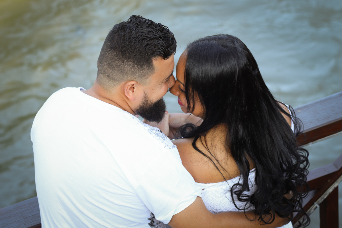 casal namorando em guararema