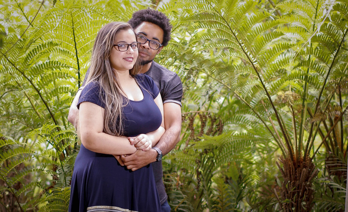 casal de noivos no jardim botanico