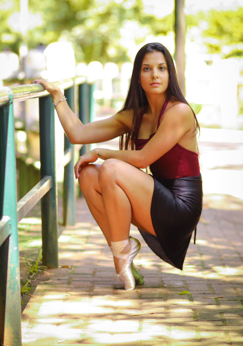 foto da bailarina fazendo ponta