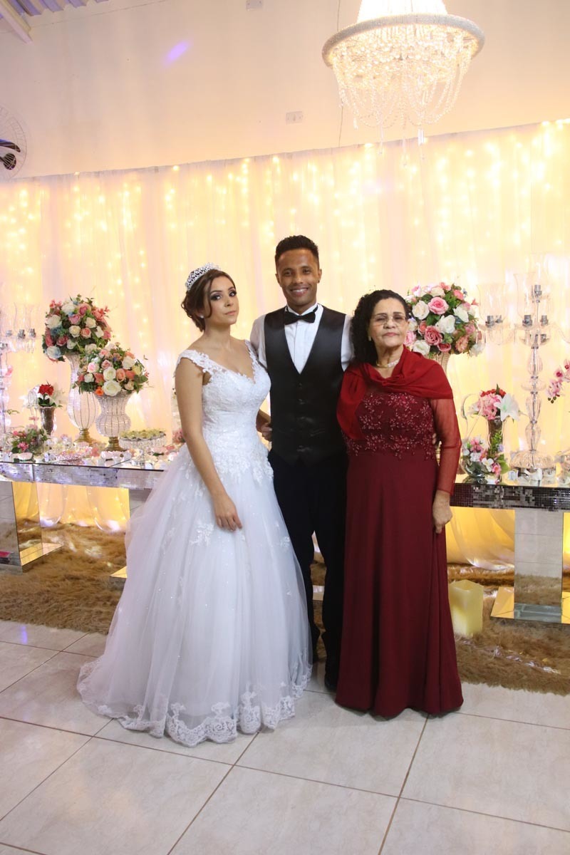 fotografia do noivo com a mãe