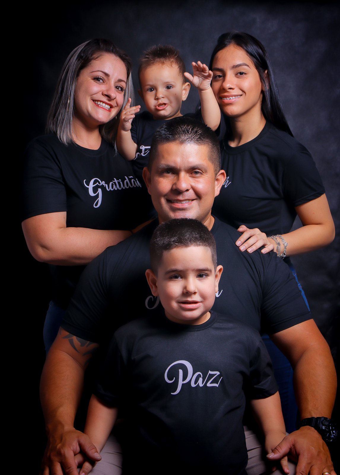 pose de famila em estudio