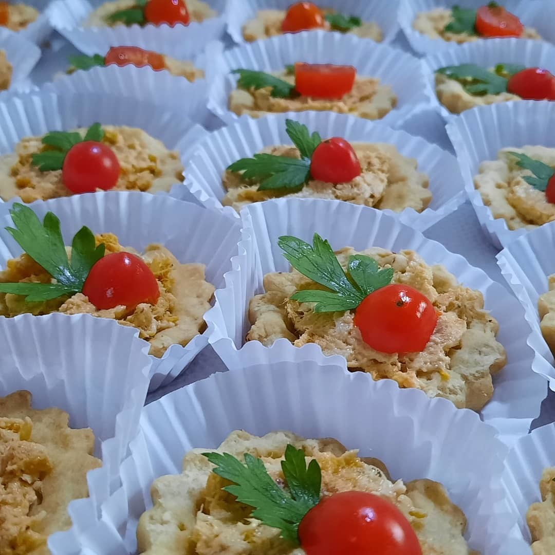 Tortinha:
Recheio: Frango, Ricota com azeitona, Palmito, Brócolis