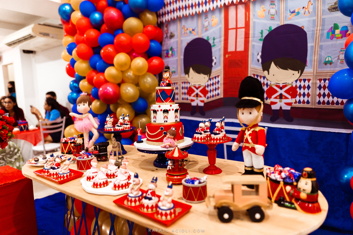 Imagem lateral da mesa de aniversário