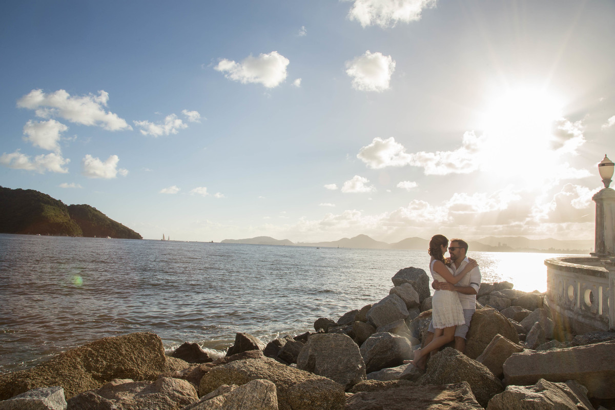 ensaio pre wedding feito na praia de Santos - SP, ensaio de família, feito pela fotografa sabrina lemes