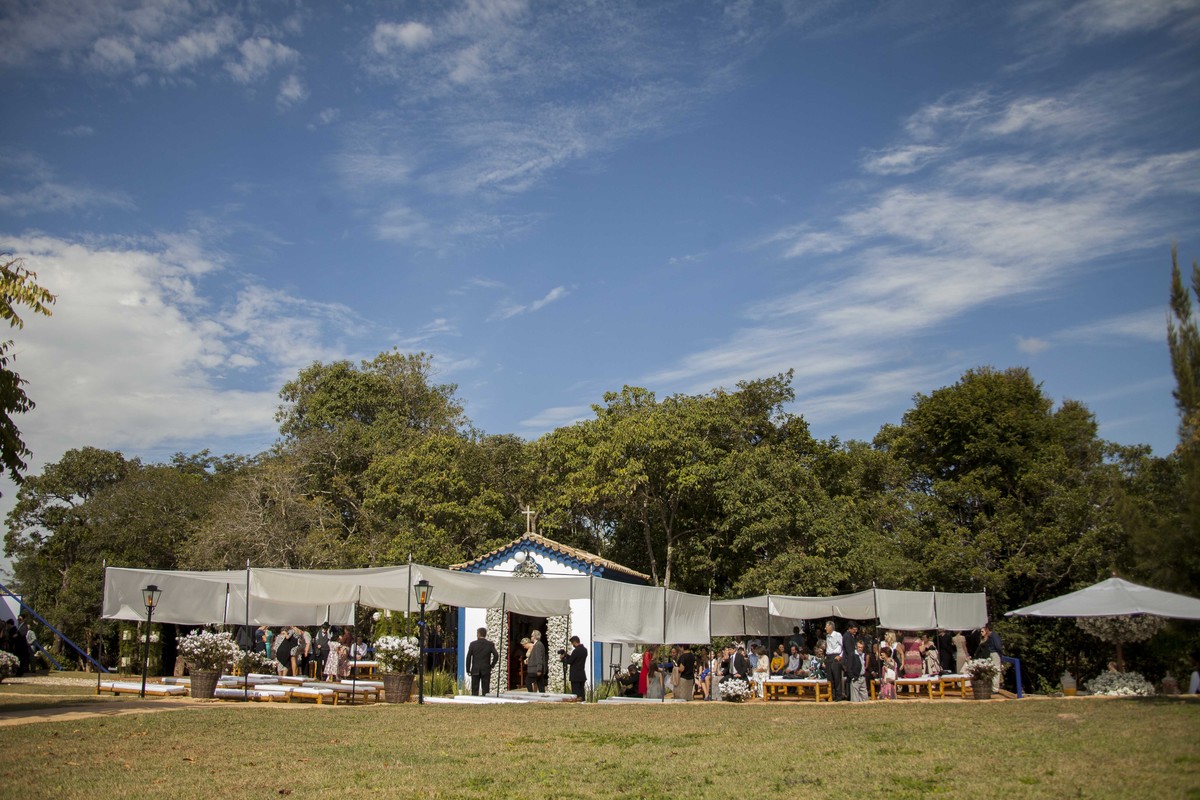 Casamento feito em Minas Gerais, fazenda da família, casamento de dia, ao ar livre, decoração rústica, fotografia de casamento, por sabrina lemes fotografia, fotógrafa de poços de caldas.