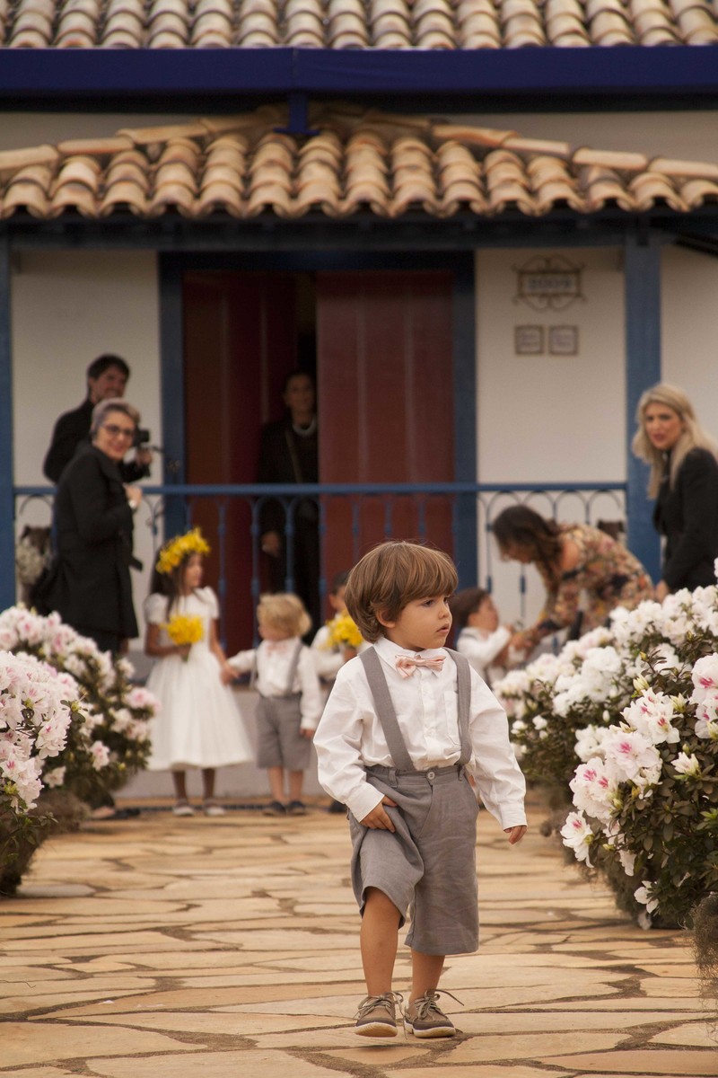 Casamento feito em Minas Gerais, fazenda da família, casamento de dia, ao ar livre, decoração rústica, fotografia de casamento, por sabrina lemes fotografia, fotógrafa de poços de caldas.
