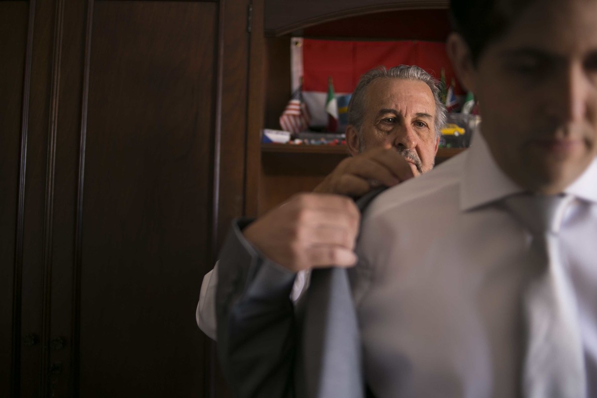Casamento feito em Minas Gerais, fazenda da família, casamento de dia, ao ar livre, decoração rústica, fotografia de casamento, por sabrina lemes fotografia, fotógrafa de poços de caldas.