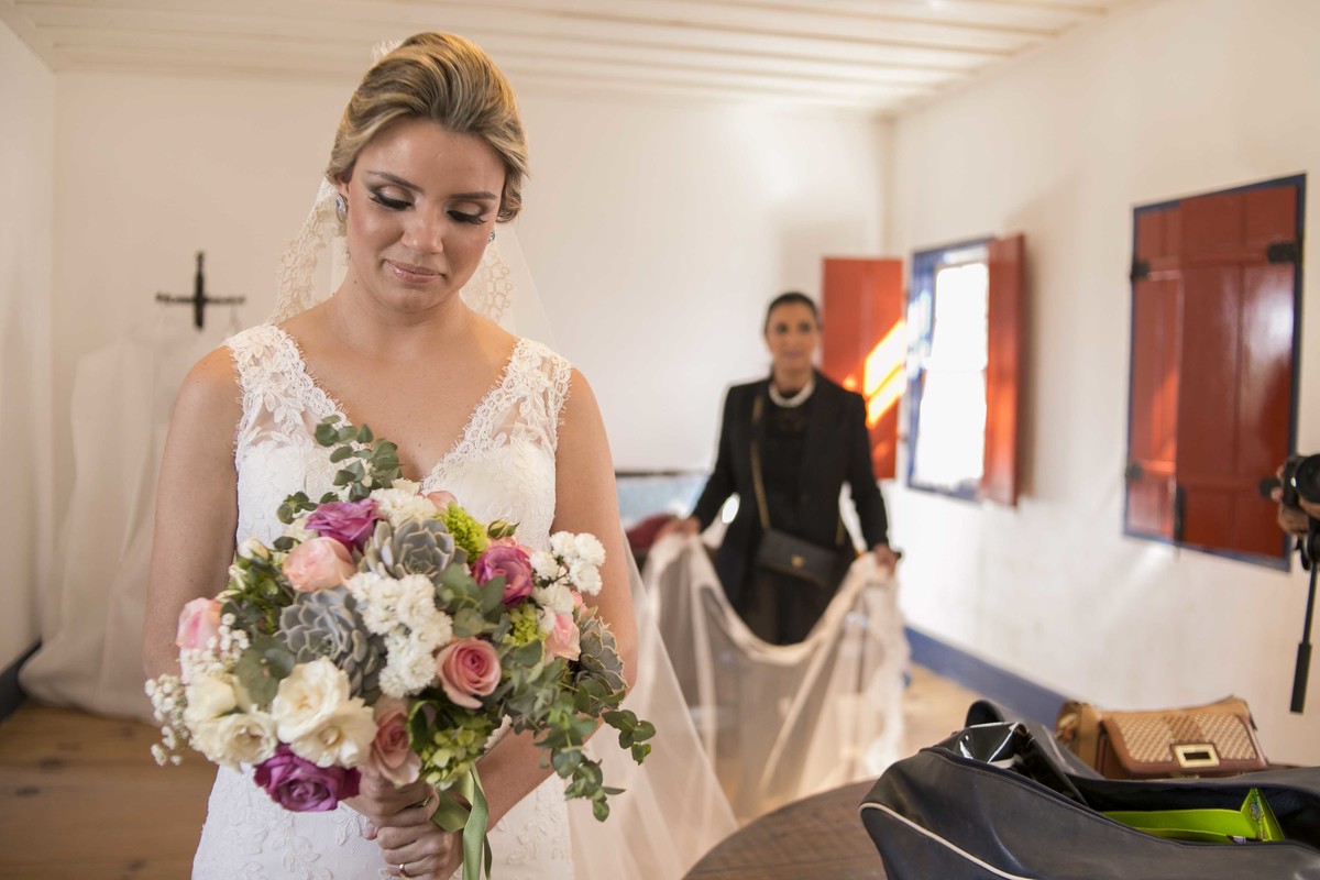 Casamento feito em Minas Gerais, fazenda da família, casamento de dia, ao ar livre, decoração rústica, fotografia de casamento, por sabrina lemes fotografia, fotógrafa de poços de caldas.